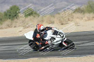 media/Dec-01-2025-Moto Forza (Mon) [[2daa91e15f]]/1-Advanced Group/Session 4 Turn 9/